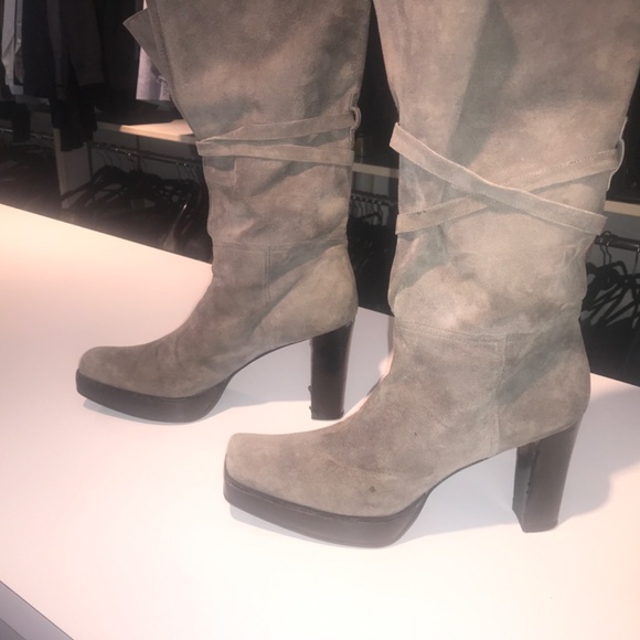 Stuart Weitzman Suede Platform boots 💕 - Picture 9 of 16